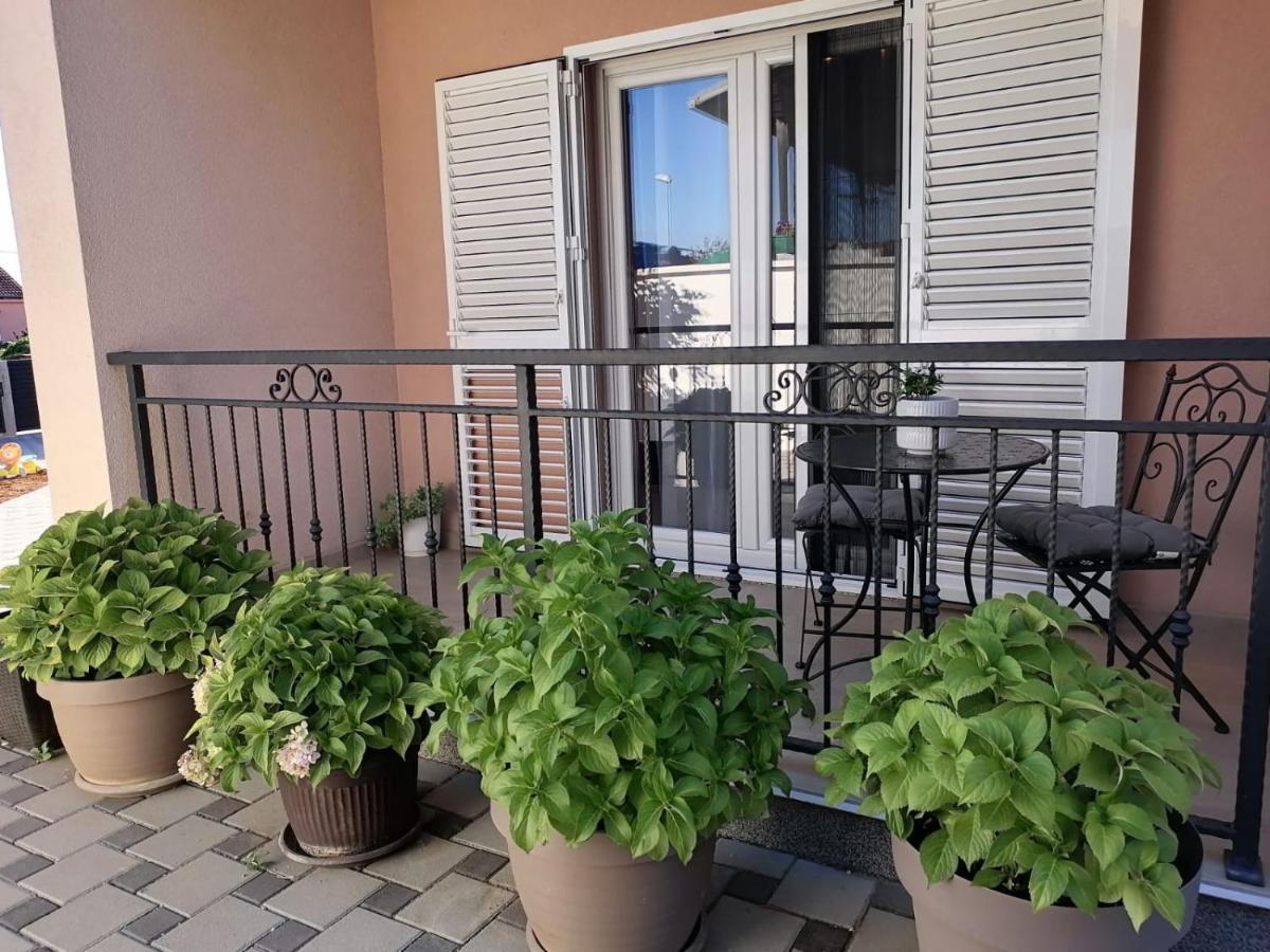 Ena Apartment Turanj Ngoại thất bức ảnh