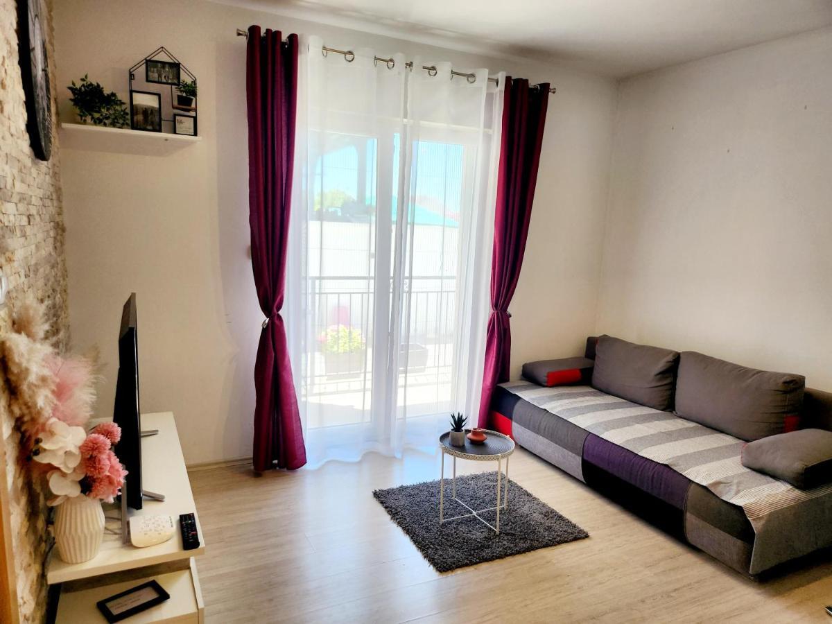 Ena Apartment Turanj Ngoại thất bức ảnh
